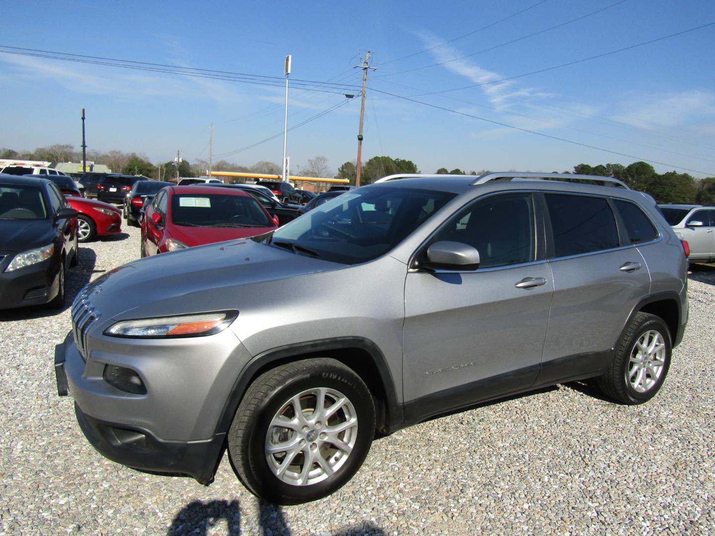 2014 Gray /Gray Jeep Cherokee Latitude FWD (1C4PJLCB2EW) with an 2.4L L4 DOHC 16V engine, Automatic transmission, located at 15016 S Hwy 231, Midland City, AL, 36350, (334) 983-3001, 31.306210, -85.495277 - Photo#2